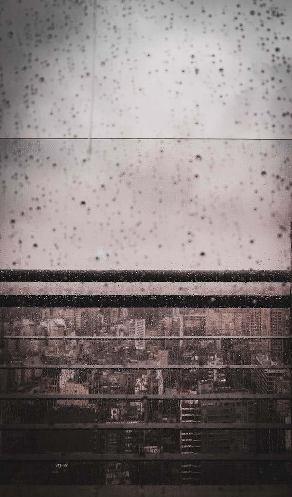 Condensation dans votre appartement : causes et solutions efficaces