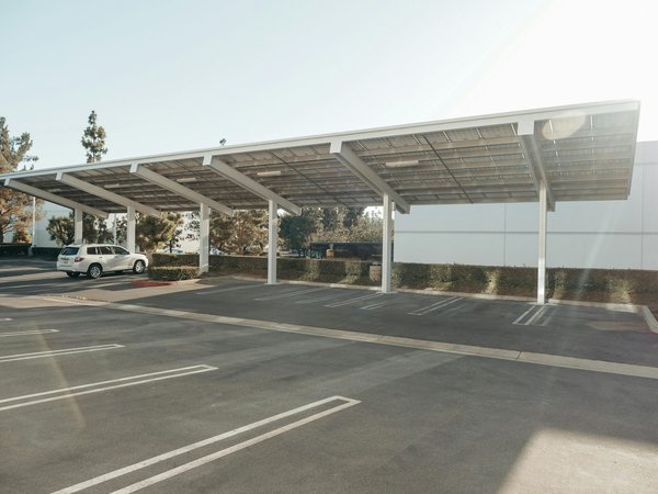 Pourquoi choisir un carport en aluminium pour votre véhicule ?
